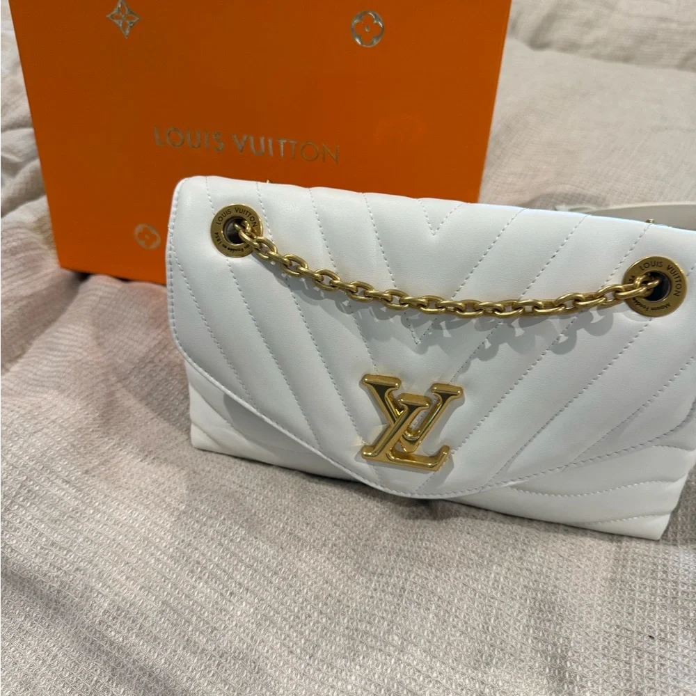Louis Vuitton White Quilted Shoulder Bag with Gold Chain